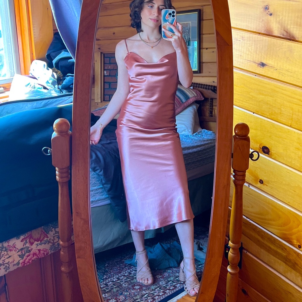 Lisa midi dress - satin desert rose